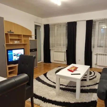 Apartment Centar S *